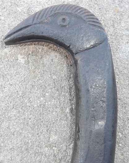 BIRD-HEAD KNIFE